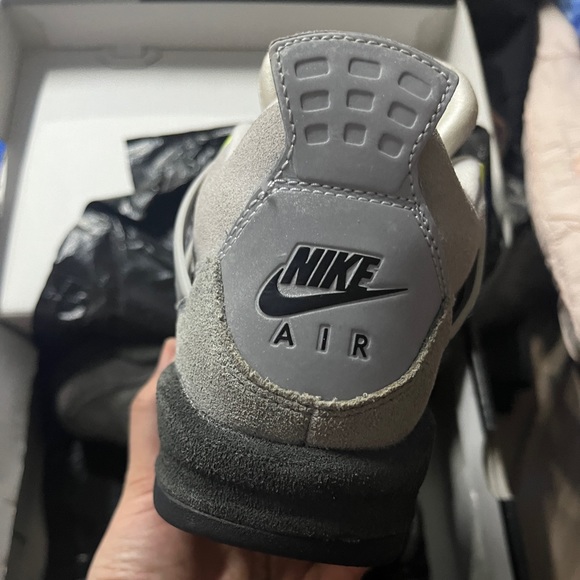 Air Jordan 4 Retro SE (GS) 100% Authentic - Picture 15 of 17